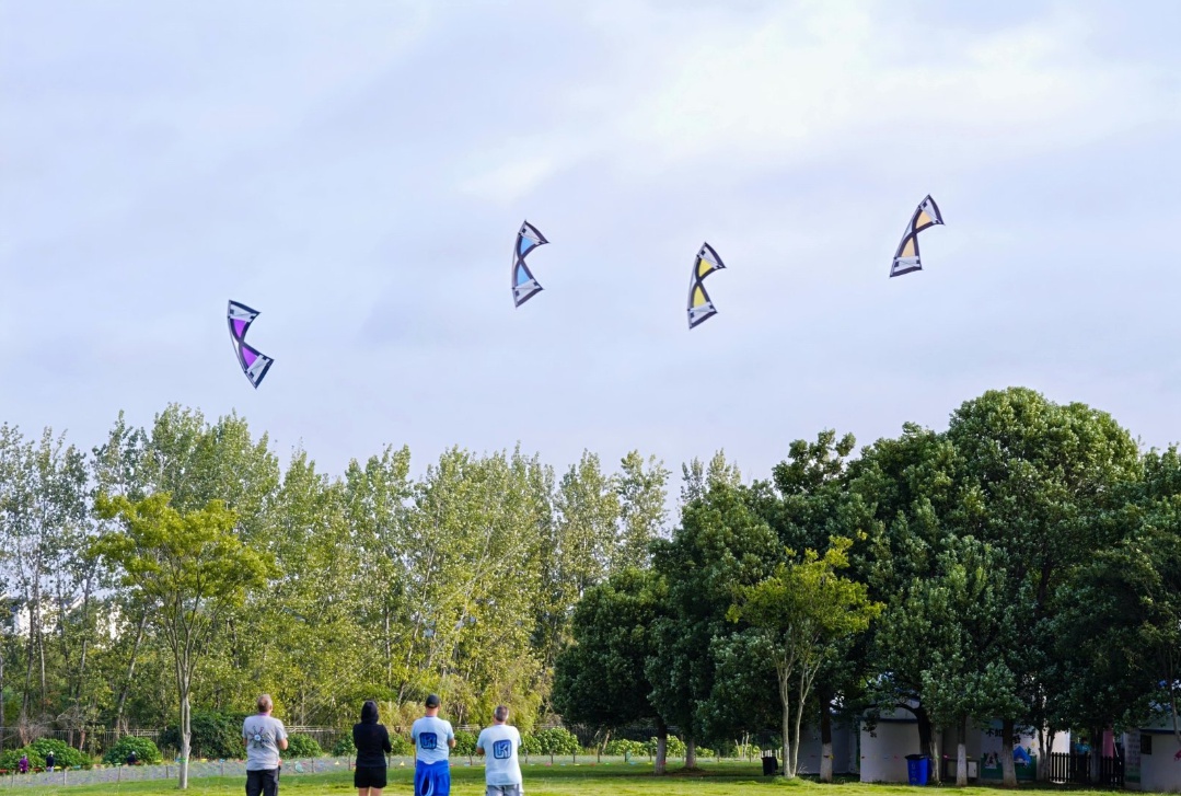 飞经验, 推动中国运, 兴致勃勃地